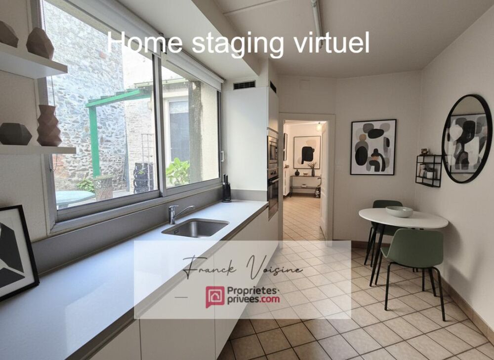 A VENDRE à Mouchamps, maison de 163 m2 env et murs commerciaux de 158 m2 env sur une parcelle de 248 m2 en centre ville
