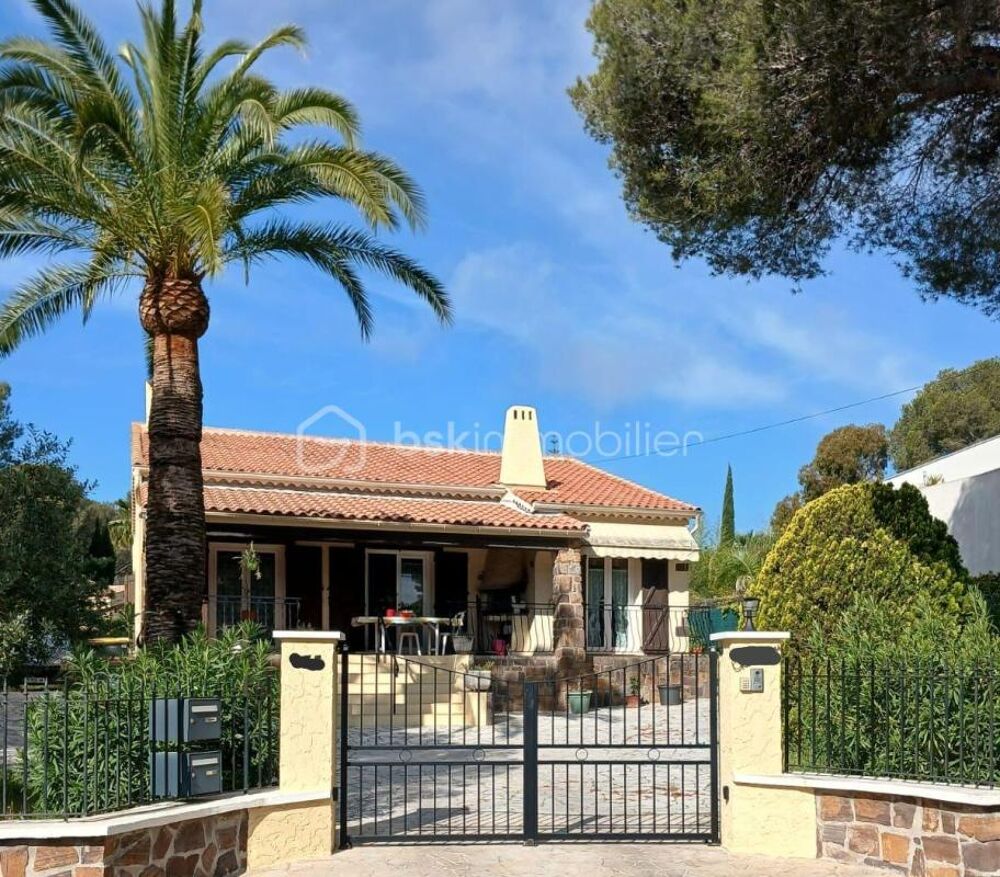 Saint-Raphaël : Maison 149 m², 5 Pièces, 3 Chambres & Dépendances / 790m²