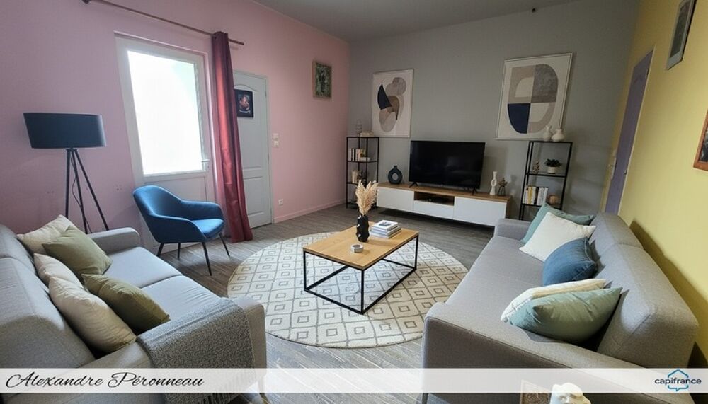 Maison avec fort potentiel commercial et habitation  Emplacement stratégique  Jardin 330 m² AYTRE (17)