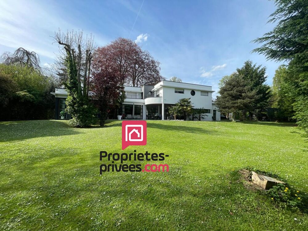 à vendre  Propriété/château Croix (59170)