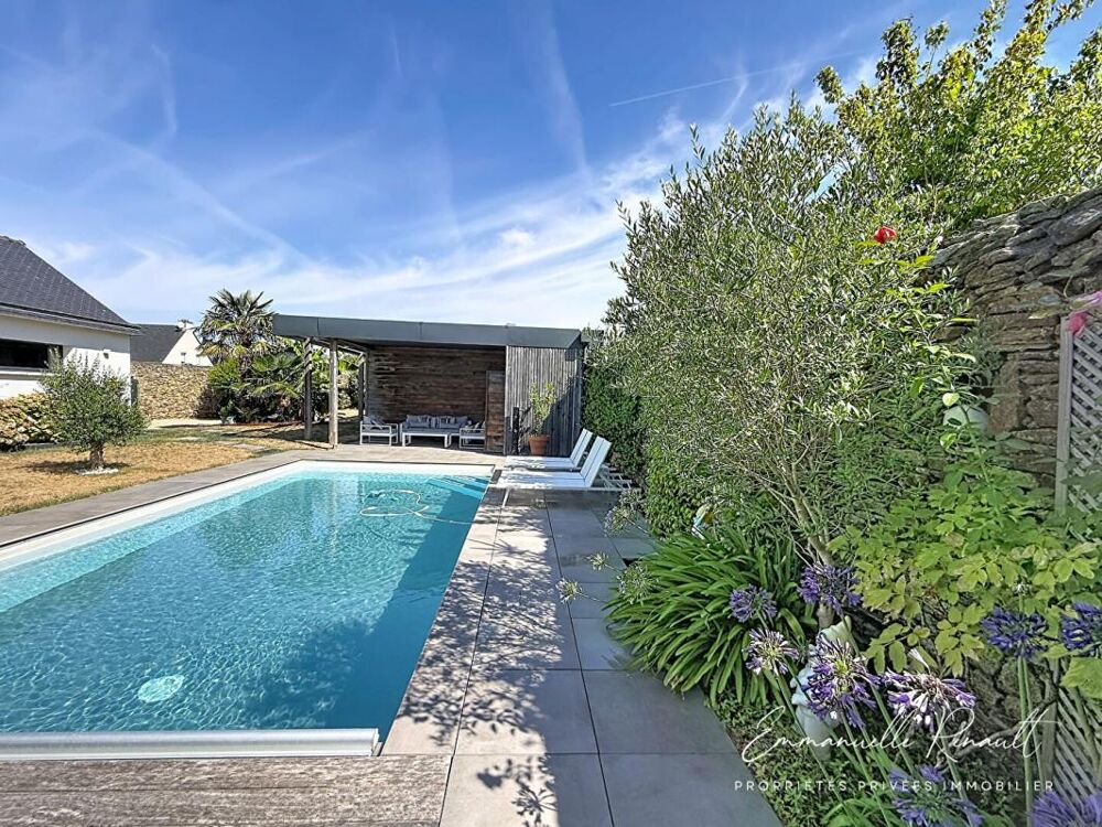 Vente Maison Propriété exceptionnelle Sarzeau centre · Ensemble immobilier, jardin clos, piscine Sarzeau