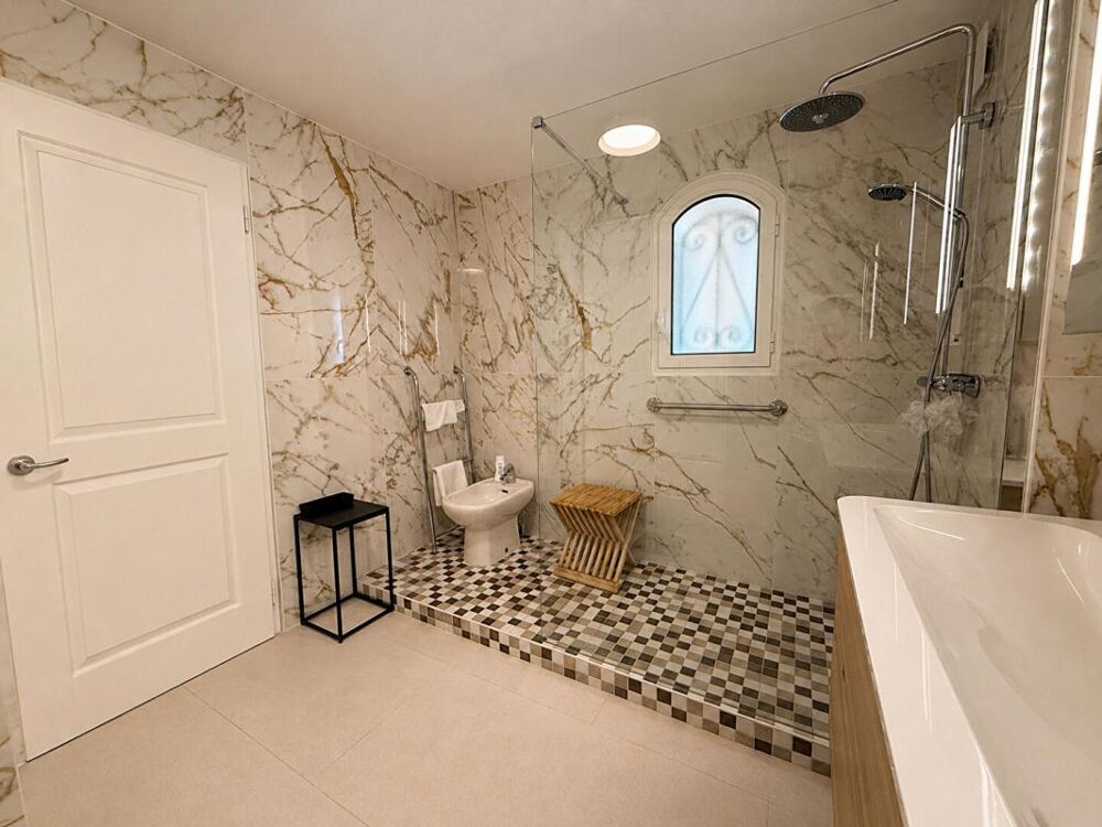 � vendre  Appartement Bormes-les-Mimosas (83230)