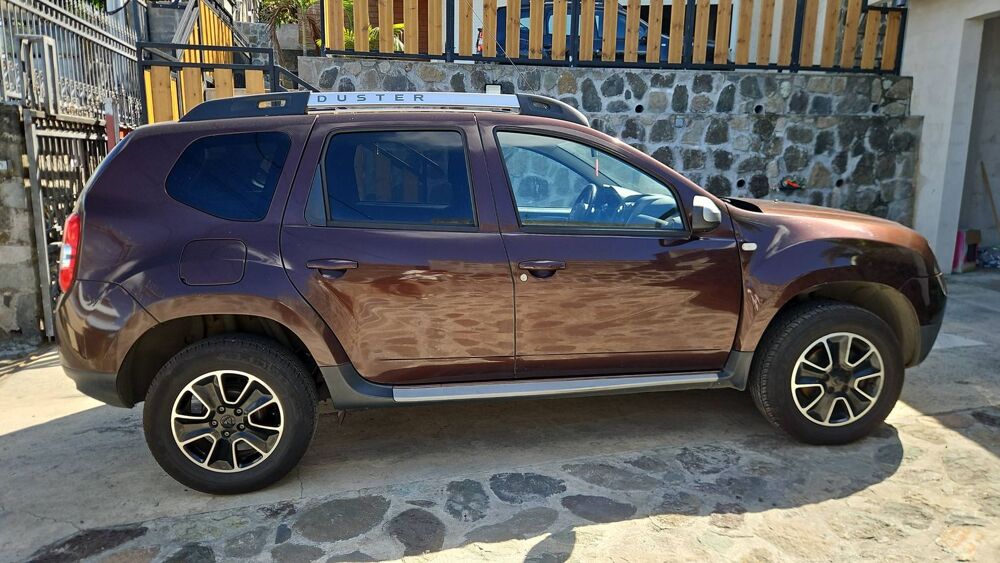 Duster 1.5 Blue dCi 115 Black Touch 2017 occasion 97421 Saint Louis