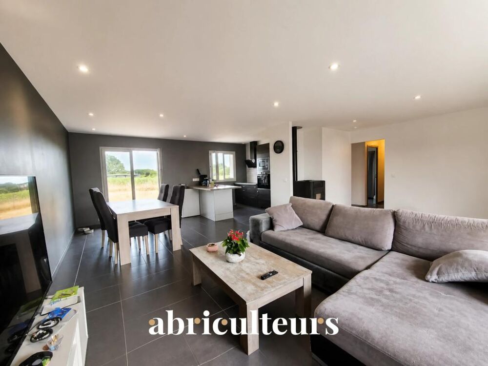 Vente Maison Maison de plain-pied au cœur d'un quartier résidentiel paisible en vente à Mainxe-Gondeville (16200) Mainxe gondeville