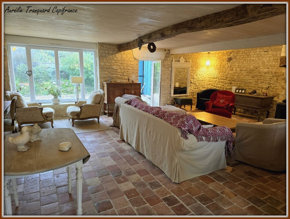 Maison à vendre 4 pièces ANTEZANT LA CHAPELLE (17) LONGERE/ maison charentaise avec dépendances