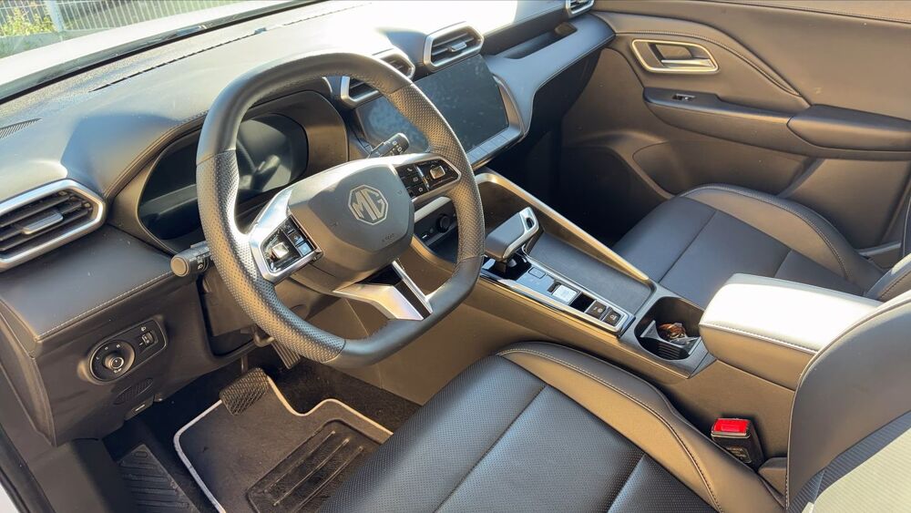 MG.ZS 1.5 Hybrid+ 197 BVA Luxury 2025 occasion 74350 Menthonnex En Bornes