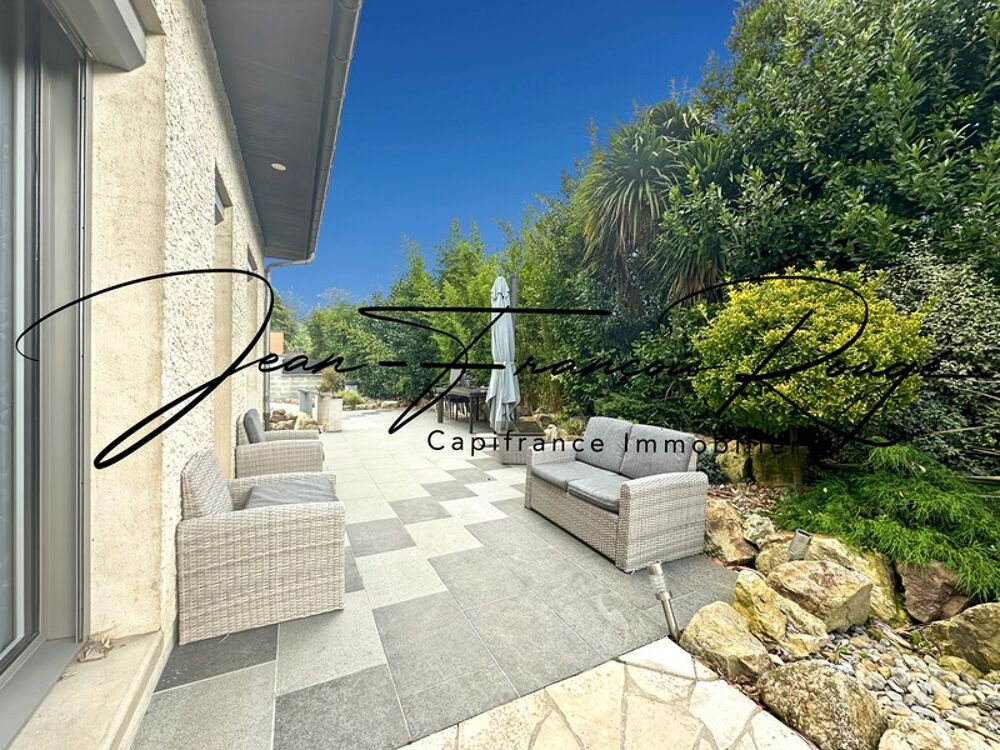 AGNEAUX, superbe maison de 210 m² avec vie de plain-pied, piscine et spa