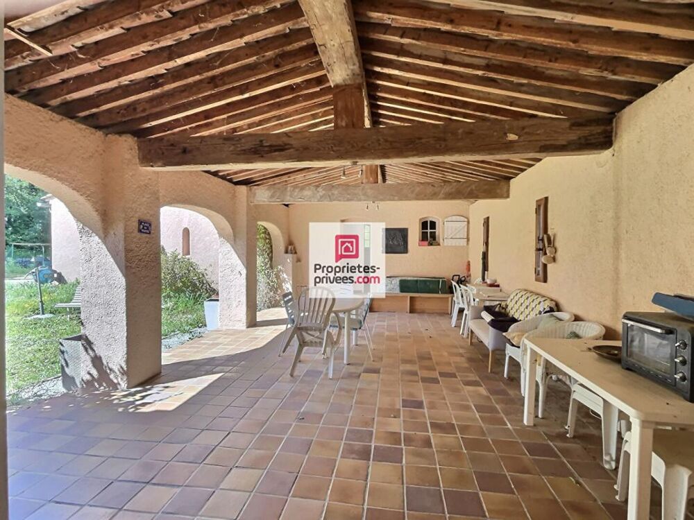 Maison de type 5 - Piscine + Dépendance