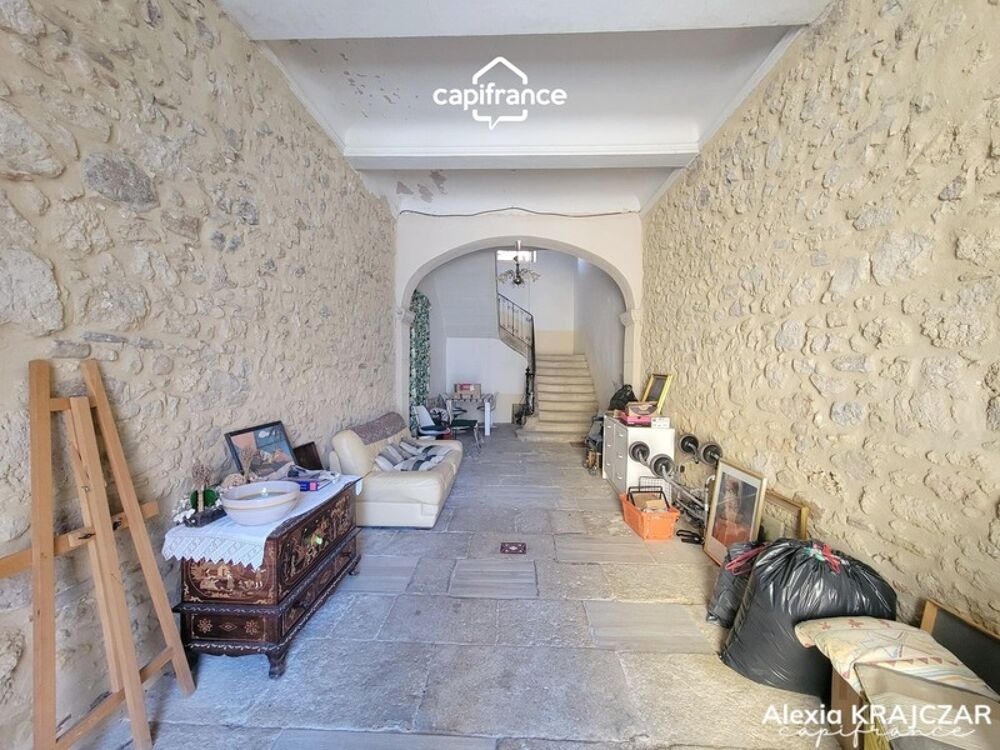 A VENDRE - Maison vigneronne d'une surface plancher de 402m² - Rez-de-chaussée : grand garage + stockage + entrée - 1er étage :