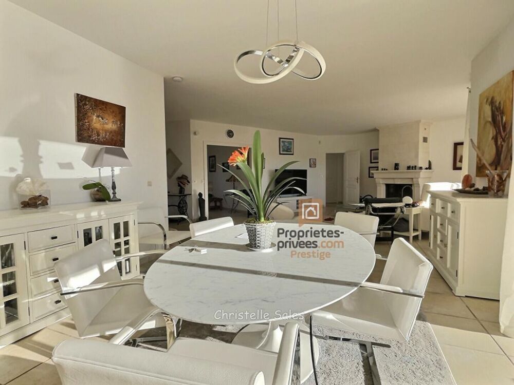 Villa 7 pièce(s) 185 m2 avec piscine proche fréjus
