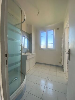  Appartement à louer 4 pièces 69 m²