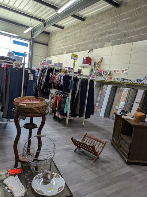   Dpt Is�re (38), � louer TENCIN Local commercial 100 m� 