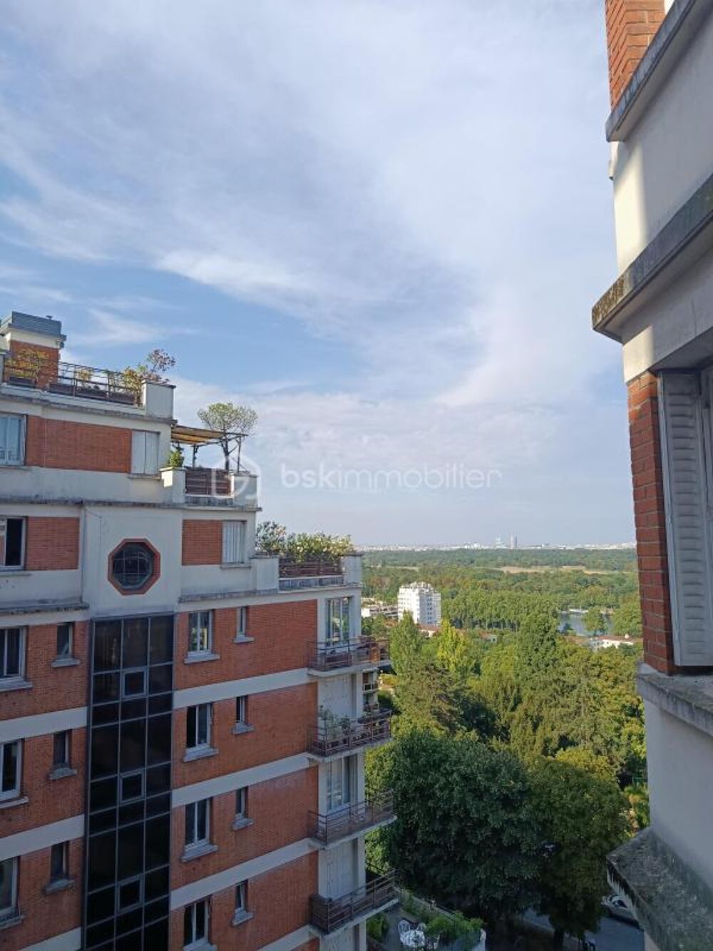 Vente Appartement F3  avec balcon plein sud TRAVERSANT VUE dégagée!.Une opportunité rare à Saint-Cloud, idéale pour une résidence principale ou un Saint cloud