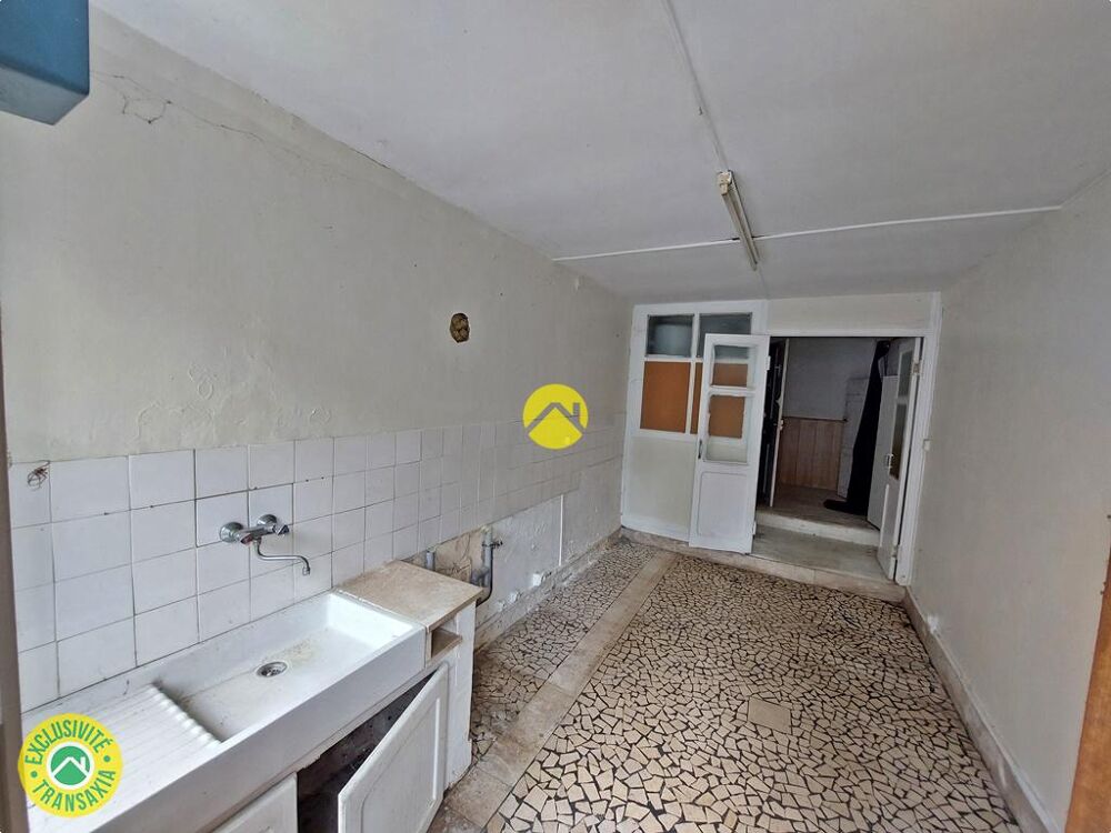 MAISON AVEC DÉPENDANCE ET TERRAINS