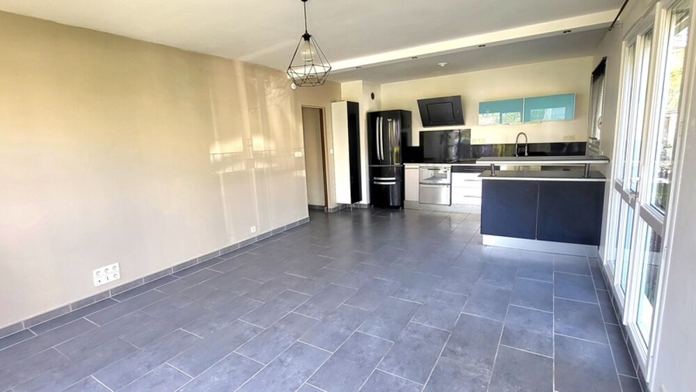 Investissement locatif clé en main  2 pièces avec jardin, parking et cave à Yerres