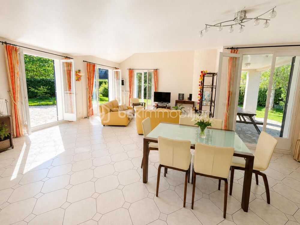 Vente Maison Maison familiale avec 4 chambres en rez-de-jardin dont 1 suite parentale - fraicheur garantie ! Ozoir la ferriere