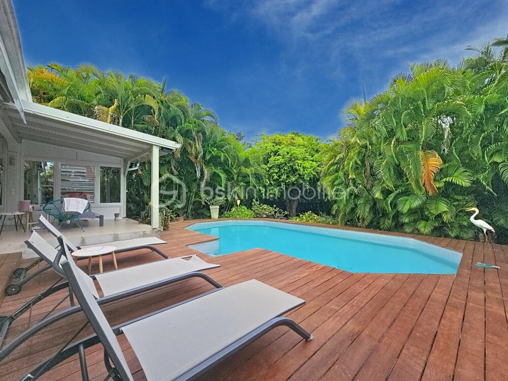 Villa T5 avec piscine et garage lotissement prisé
