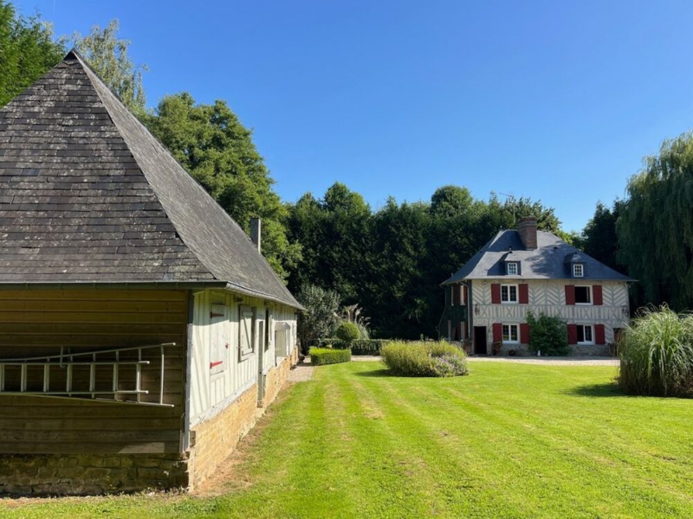 joli manoir de 156 M2 en surface utile avec son annexe sur une terrain d'1,3 hectares arboré
