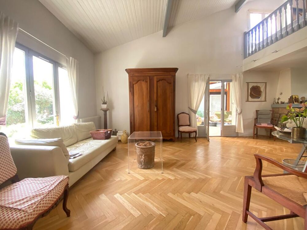 Belle maison de 4 ch sur magnifique jardin dans un quartier résidentiel d'Eysines, intra rocade 210 m2