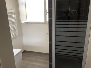  Appartement à louer 2 pièces 80 m²