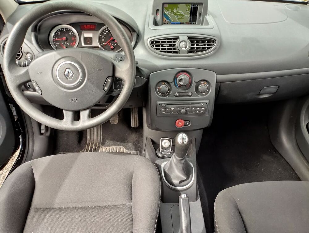 Clio III 1.5 DCI 75 BUSINESS 5P 2013 occasion 06640 Saint-Jeannet