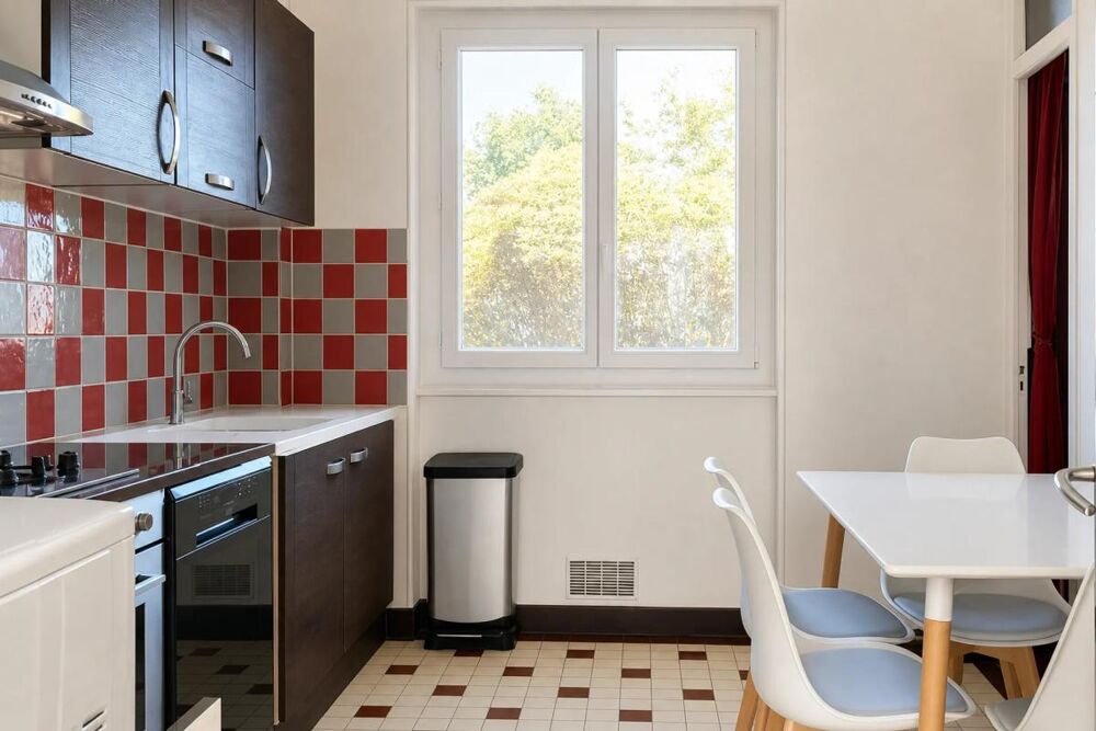 À vendre  Appartement 5 pièces avec locataire en place