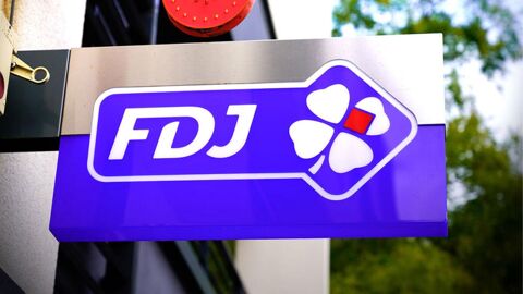   TABAC LOTO PRESSE PMU ARTICLES FUMEURS 