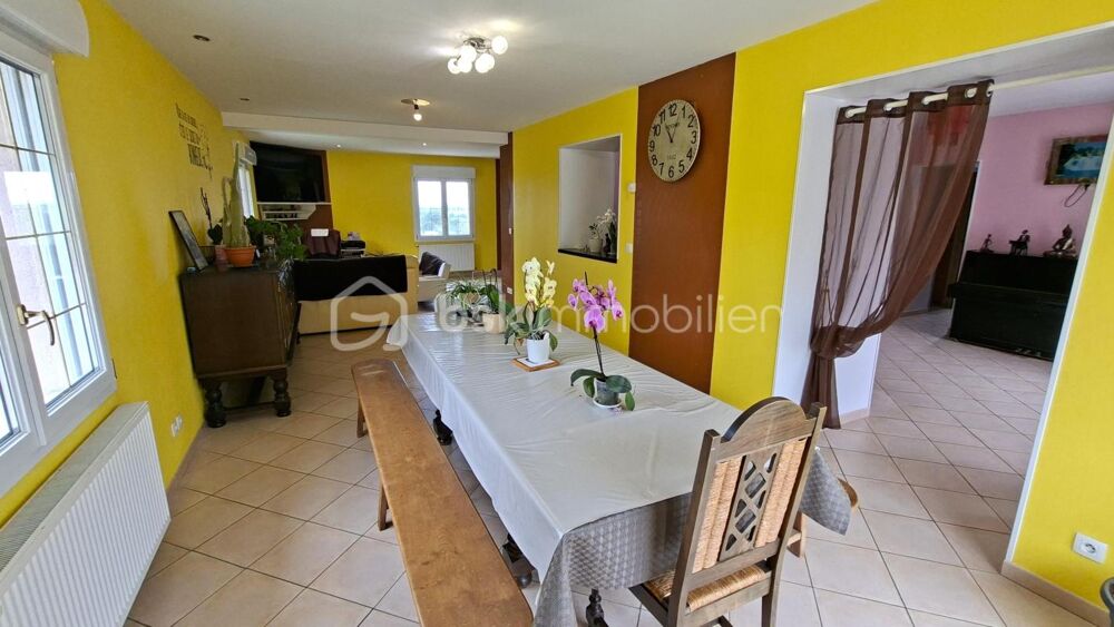 Vente Maison Propriété unique avec habitation de 200 m², vaste dépendance professionnelle Roullours