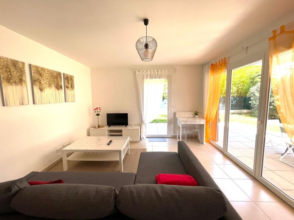 T3 MEUBLE avec terrasse et jardin à JUVIGNAC