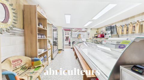 Fonds de commerce - Boucherie - 78 m&sup2; - Plein centre de Saint Jean d'Ang&eacute;ly 50000 17400 Saint jean d angely