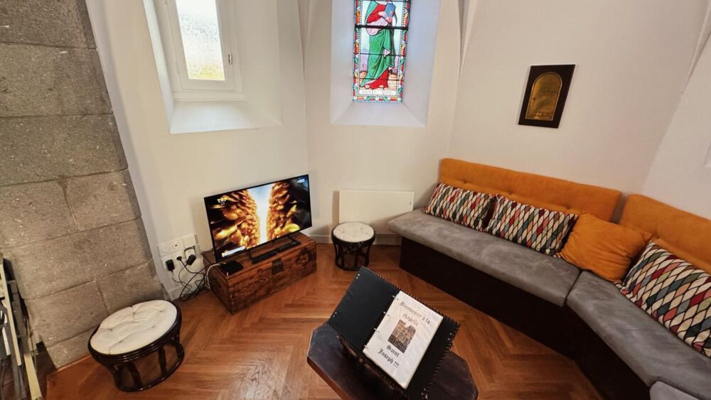 Bien d'exception : Chapelle rénovée au Mont-Dore 55,5 m² 210 000 FAI