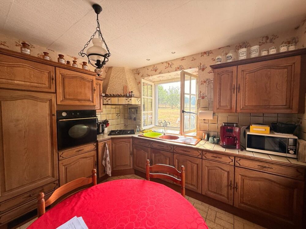 Vente Maison Maison de caractère en pierre, 121 m², 5 chambres avec belles dépendances sur 6 688 m² de terrain 148 500 € Fleurat