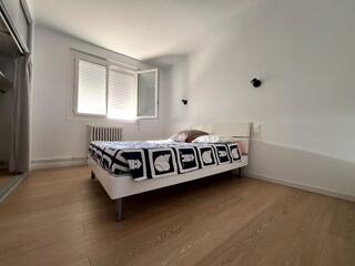 Vente Appartement Charmant appartement T3 entièrement rénové de 64 m² au 1 er étage sans ascenseur d'une petite copropriété Perpignan