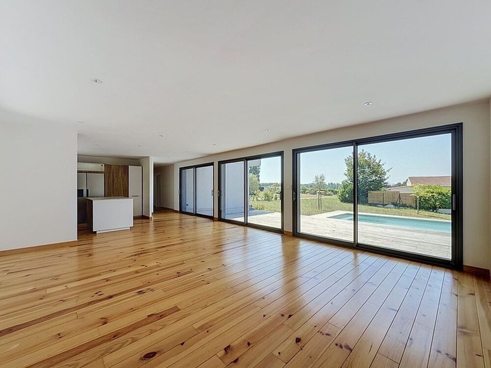 Vente Maison Maison à vendre plain-pied en bois de 149 m², 5 pièces, piscine, 2 garages - BERGERAC (24) Bergerac
