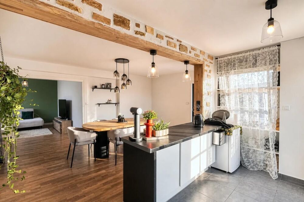 Appartement 4 pièces de 91,86 m² avec balcon  Bourgoin-Jallieu