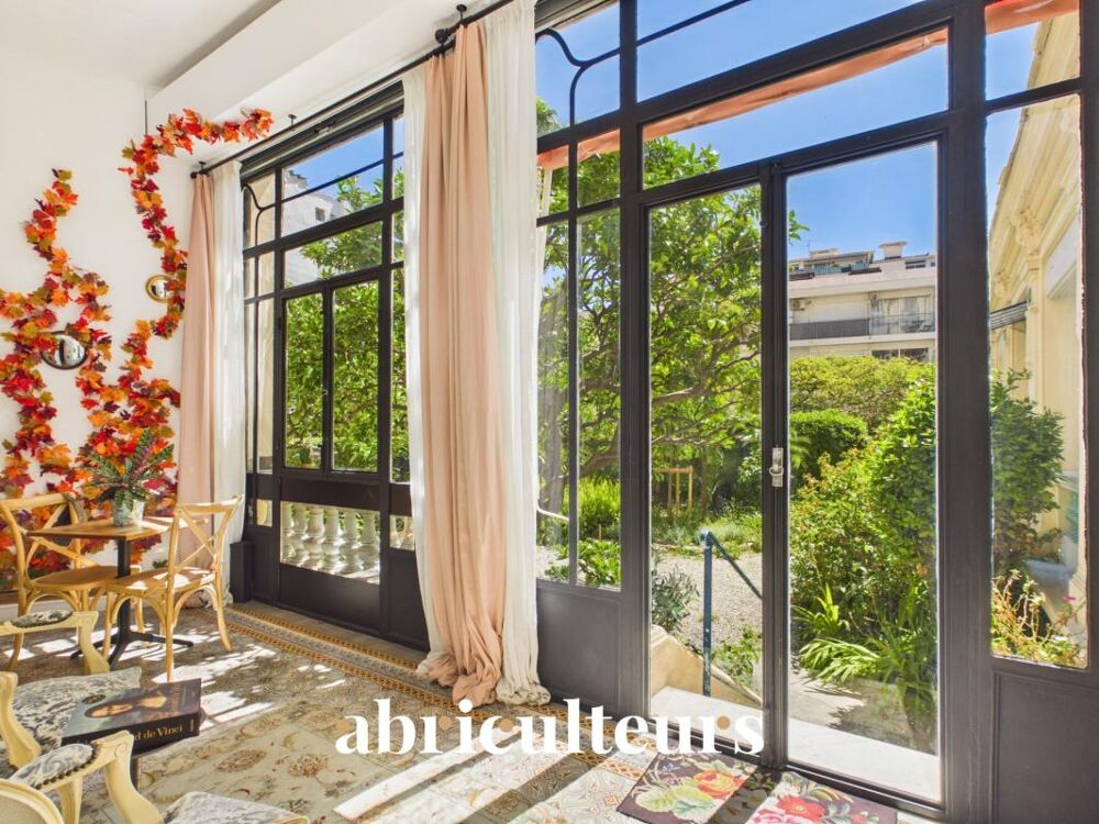 Vente Appartement Loft de caractère de 66 m² – Plein sud sur jardin – Palais niçois Nice