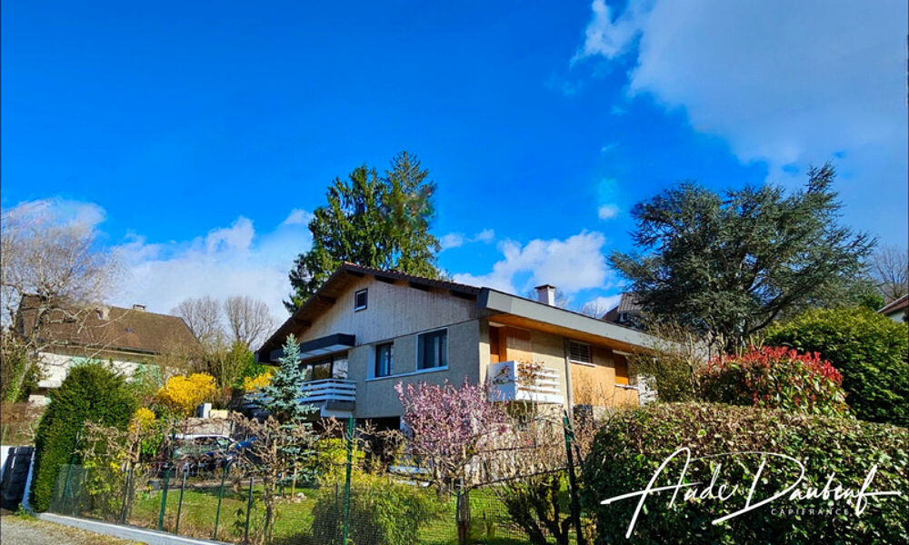 Saint-Jorioz - Villa rénovée 7 pièces - 4 chambres - Petite vue lac d'Annecy