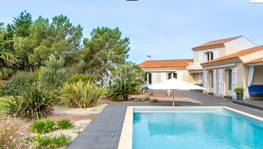  vendre  Proprit/chteau Les Sables-d'Olonne (85100)