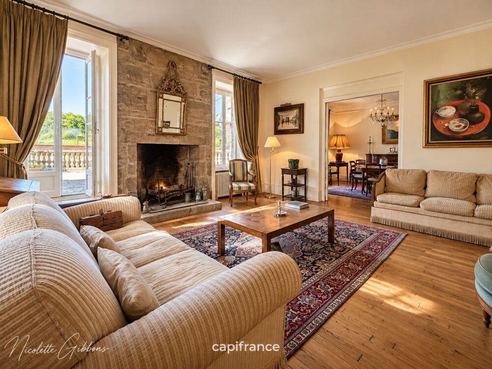Vente Propriété/Château Ensemble de propriété - maison bourgeoise, deuxième logement/bureaux, grange, 1 hectare Saint pantaleon de larche