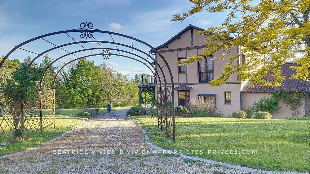 Vente Maison UN LIEU DE VIE SINGULIER, ENTRE NATURE, ACCUEIL ET ART DE VIVRE! Secteur PLAZAC. SAINT-LEON/VEZERE Plazac