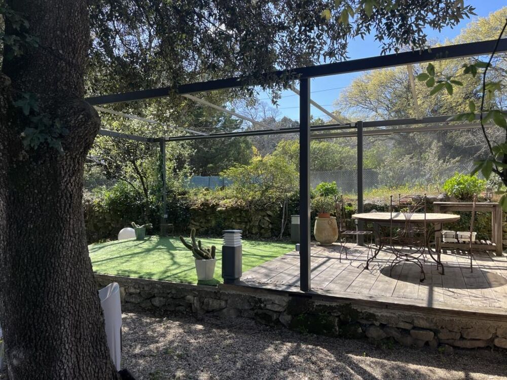 Vente Maison ST RESTITUT, rare, maison contemporaine de 193 m² hab plus garage et piscine 10X5 sur 2000 m boisés de chênes au calme Saint restitut