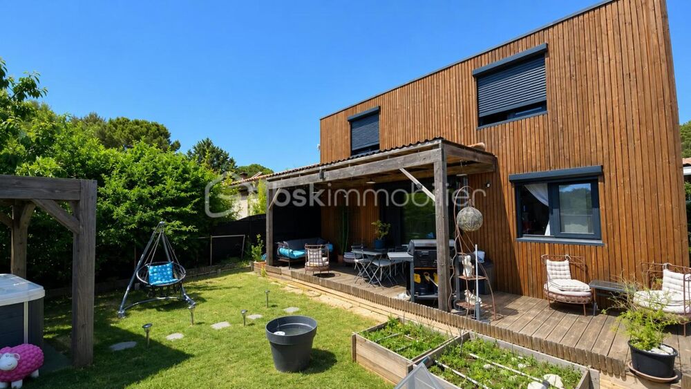 Maison T3 contemporaine au Castellet  Résidence sécurisée avec piscine