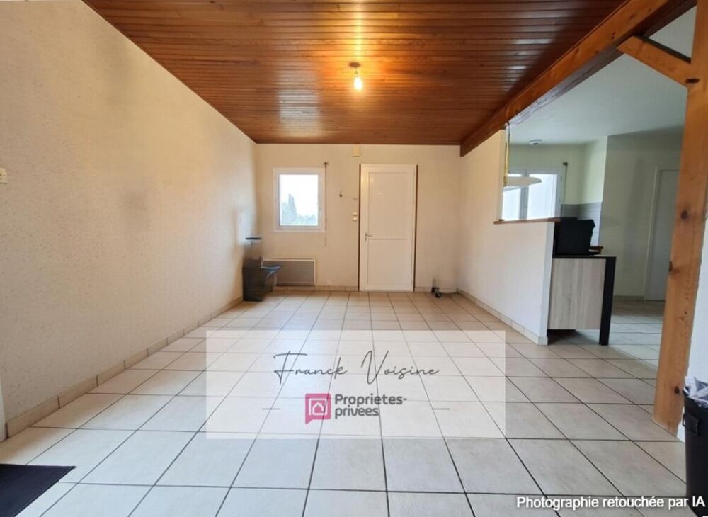 Vente Maison Maison aux Herbiers, maison plain-pied de 94 m2 avec 2 chambres sur une parcelle de 1250 m env2 env 4 pièce(s) 94.35 m2 Les herbiers