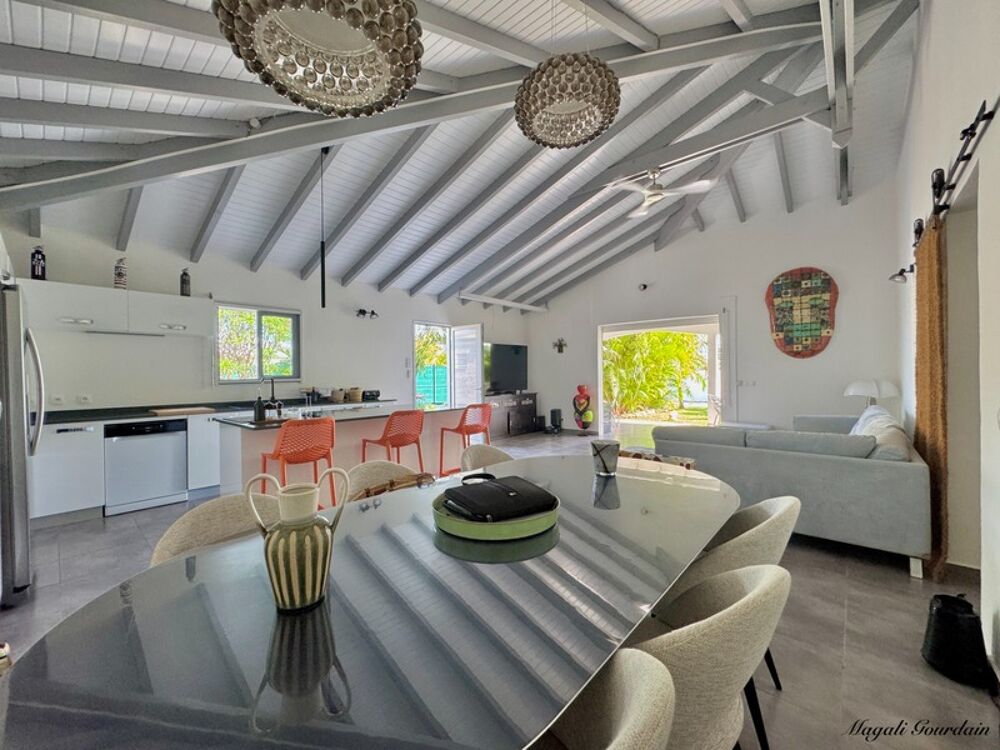 A VENDRE - EXCEPTIONNELLE VILLA CONTEMPORAINE AVEC STUDIO  SAINT-FRANÇOIS