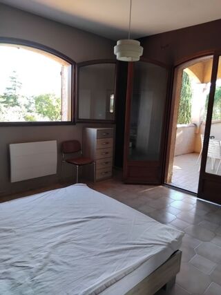  Appartement à louer 3 pièces 80 m²