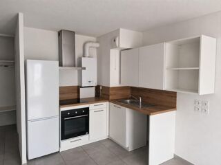  Appartement à louer 4 pièces 80 m²