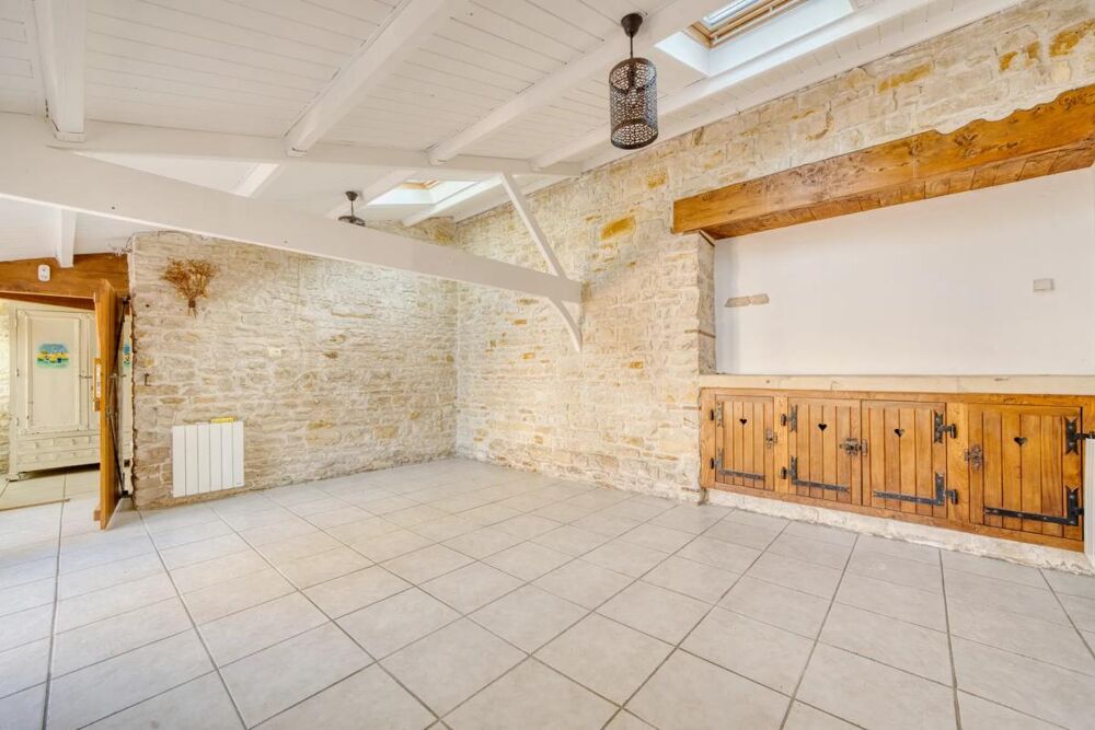 Vente Maison 17700 VOUHÉ – ANCIENNE FORGE RÉNOVÉE – 239 M² - Gîte - Piscine Vouhe