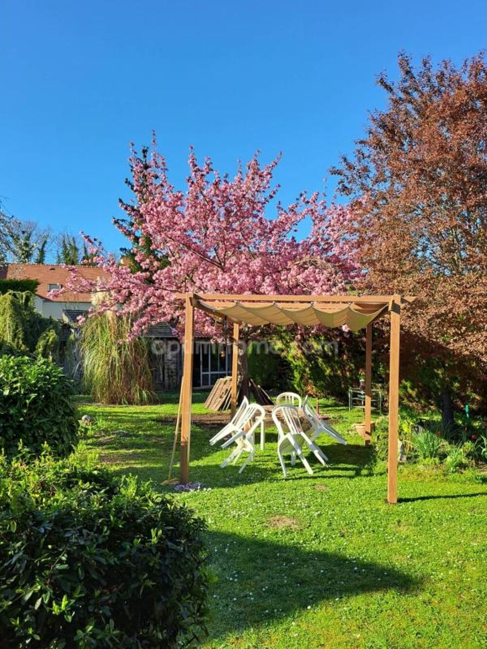 ? CHAMARANDE  COUP DE COEUR pour cette maison atypique 109 M² avec chalet et jardin de 860 m²