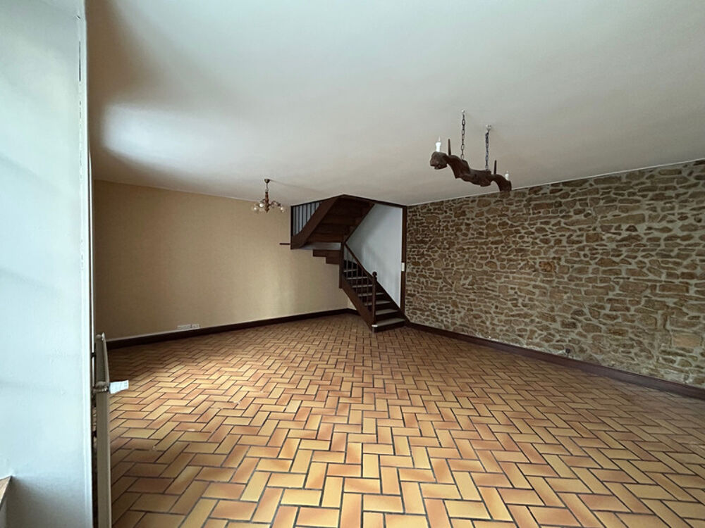 BELLE MAISON DE VILLAGE 143 M², 5 CHAMBRES, PARKING PRIVATIF ET JARDIN EN FACE