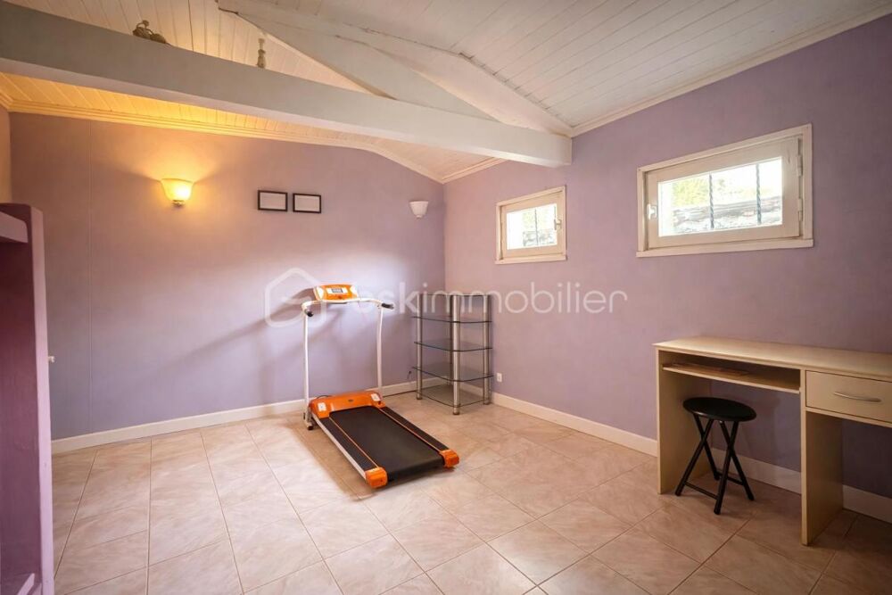 Maison familiale de 135 m² avec vue dégagée  Environnement calme et parcelle de 2000 m²